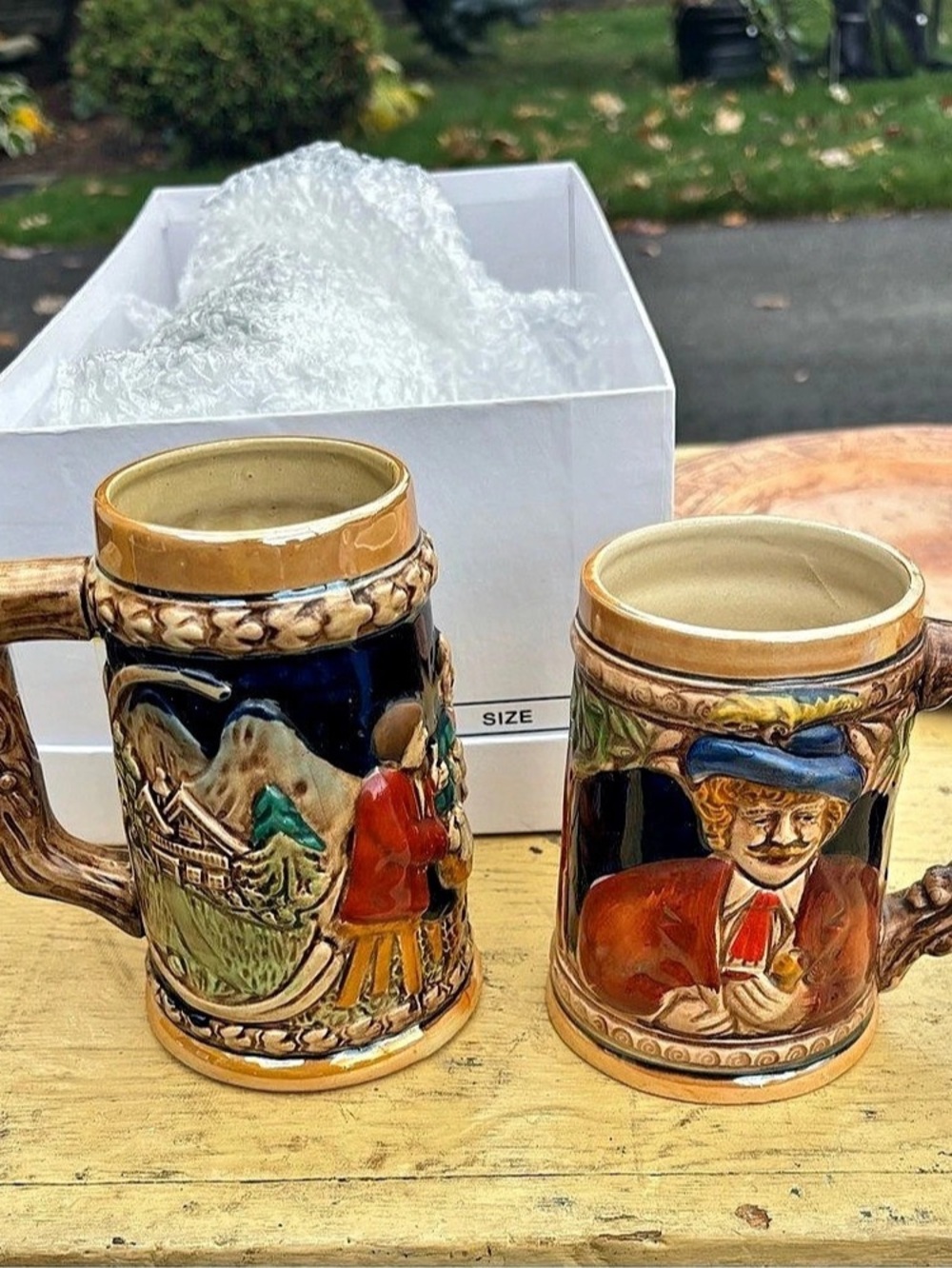 Vintage-Style Character Mugs Brown & Black